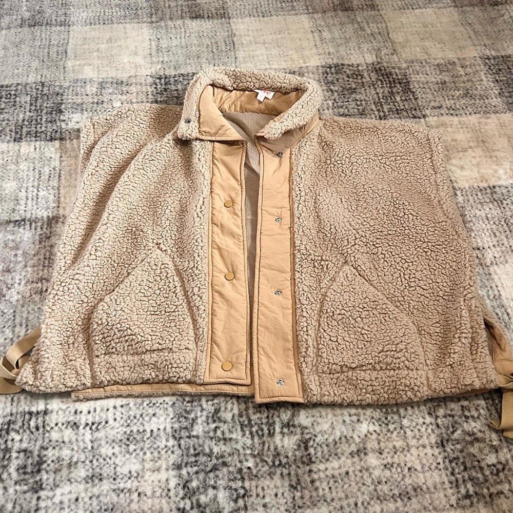 ME Makeover Essentials Cream Sherpa Vest